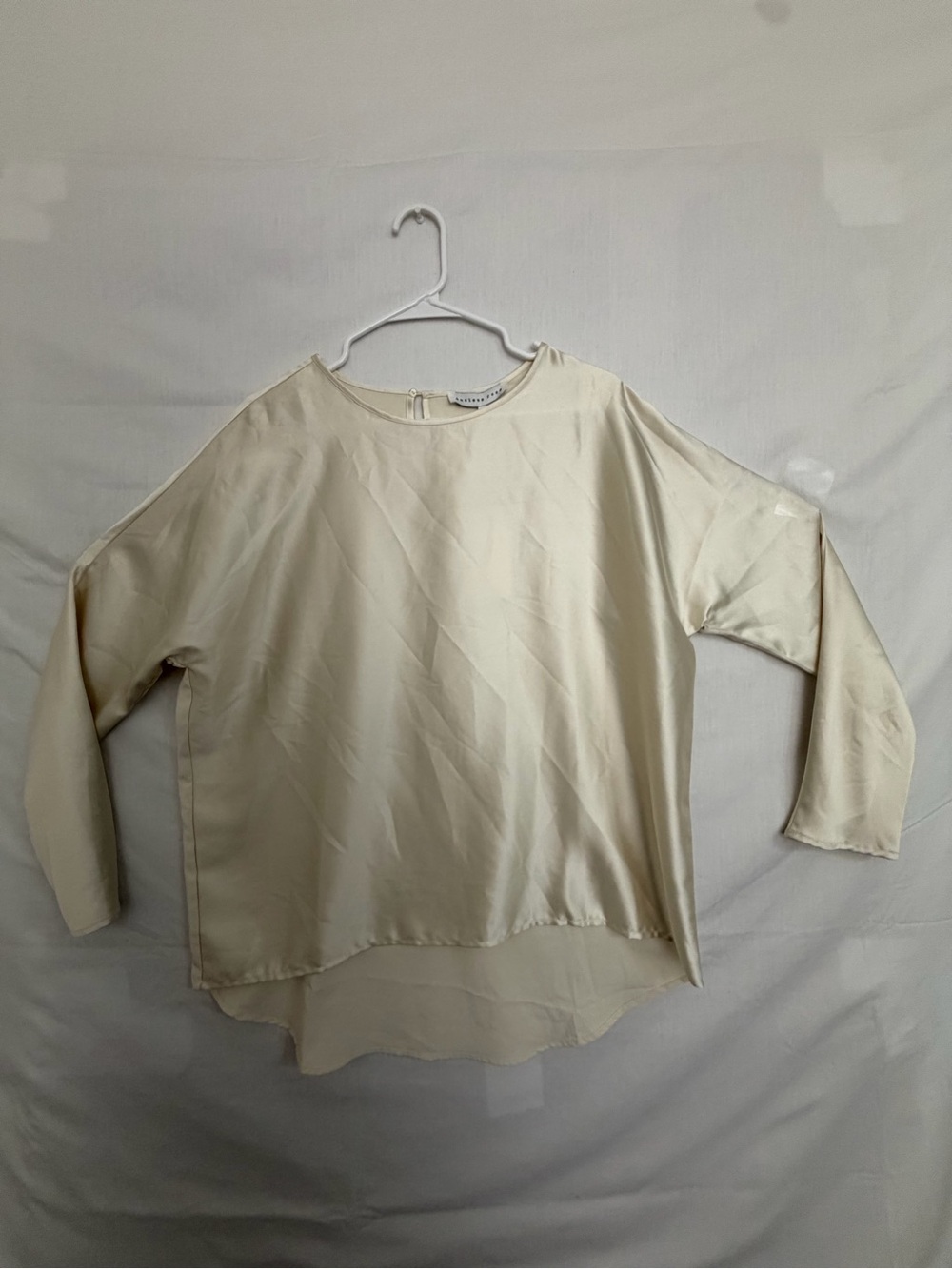 Endless Rose Women’s Cream Satin Blouse Size M NWT (A837)